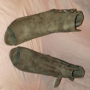 Just fab shoes never worn